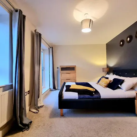 Luxury 2-Bedroom Service Apartment With Balcony Manchester Exterior photo