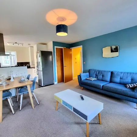 Luxury 2-Bedroom Service Apartment With Balcony Manchester Exterior photo