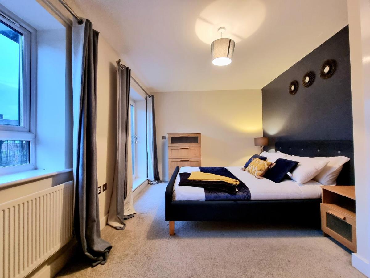 Apartment Luxury 2-bedroom Service With Balcony Manchester