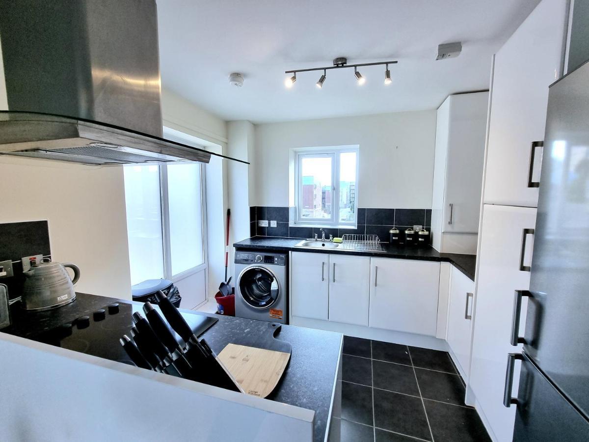 Luxury 2-bedroom Service With Balcony * Manchester