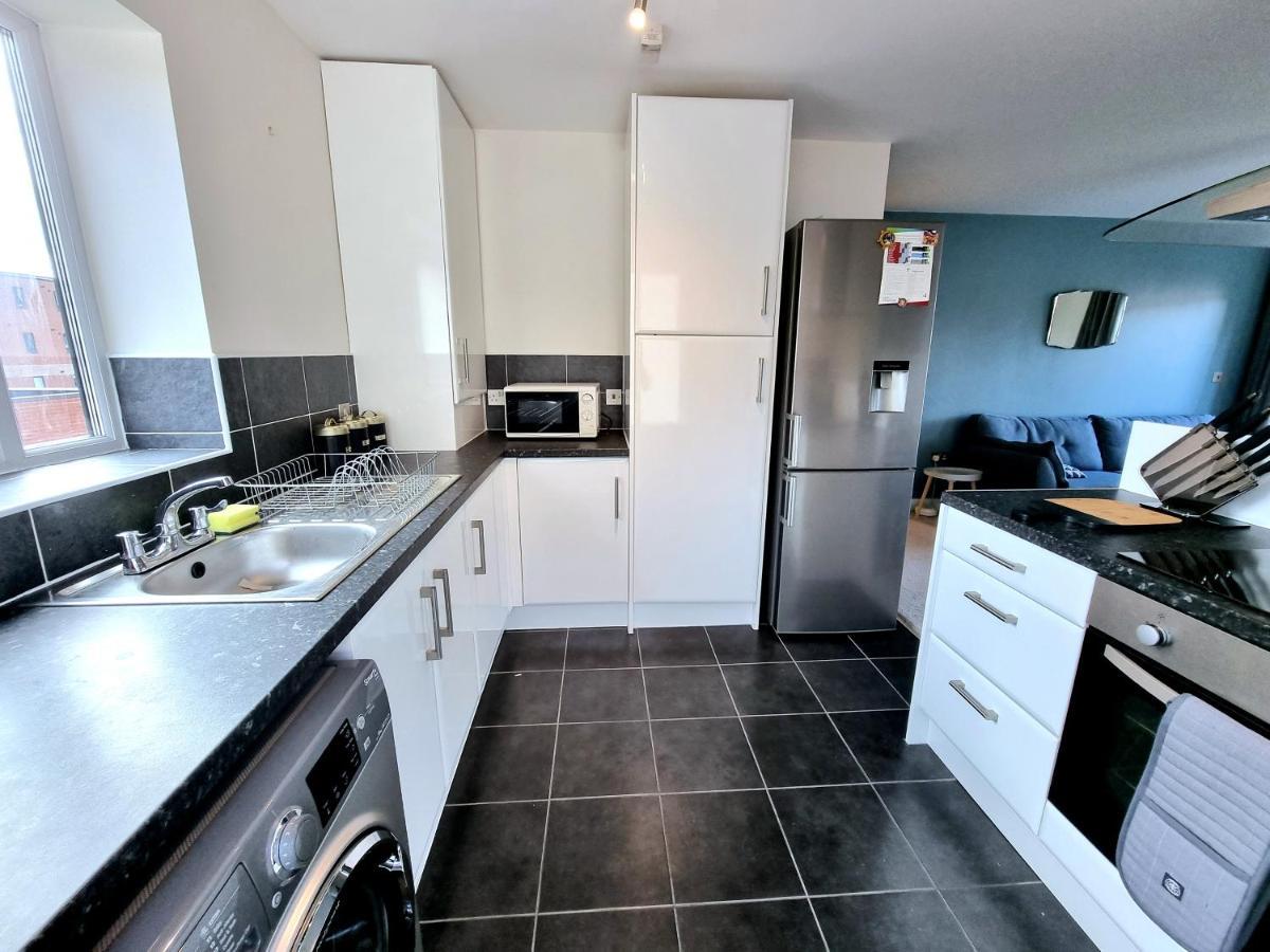 Apartment Luxury 2-bedroom Service With Balcony *